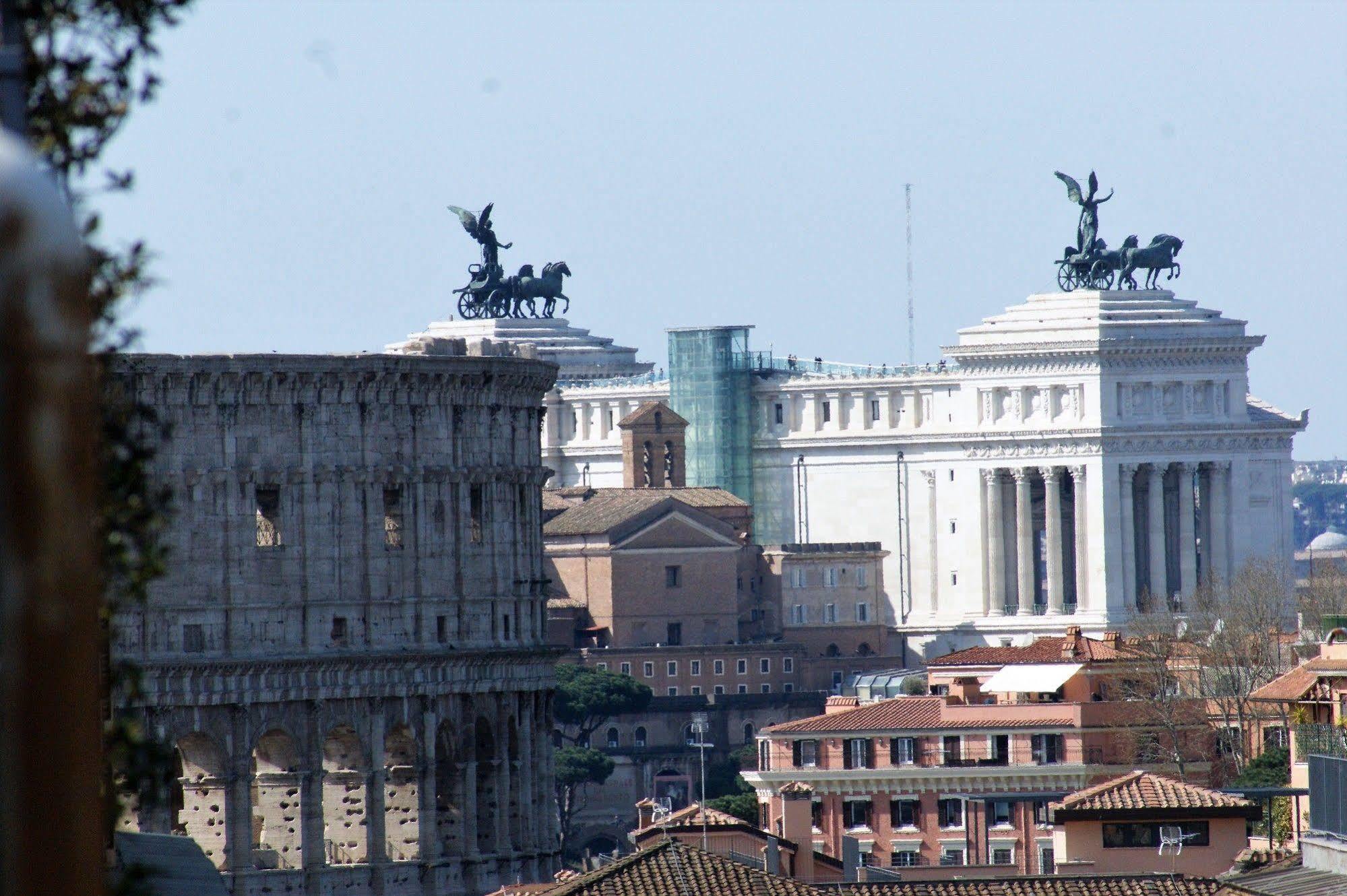 Colosseum Terrace Suite Rome Exterior photo
